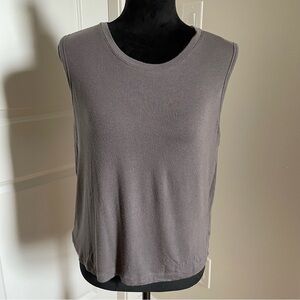 Athleta Light Gray Ribbed Texture Sleeveless EUC Tank Top Size Medium